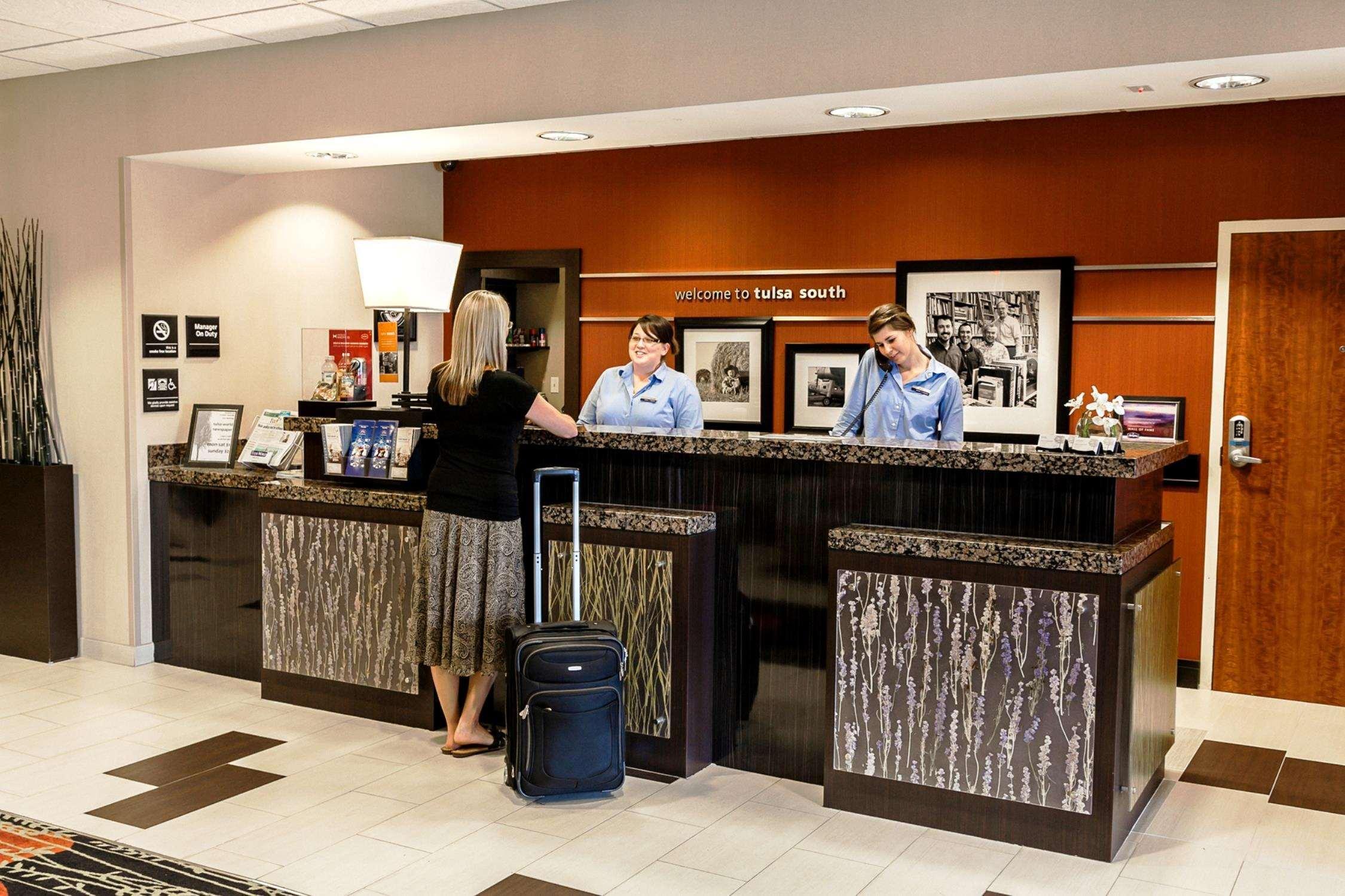 Hampton Inn & Suites Tulsa/Tulsa Hills Eksteriør billede
